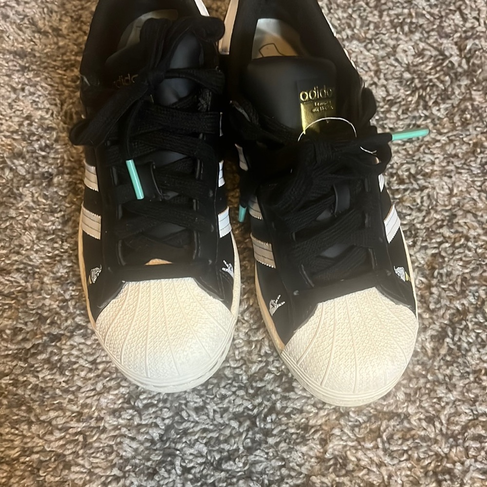 Adidas tennis shoes